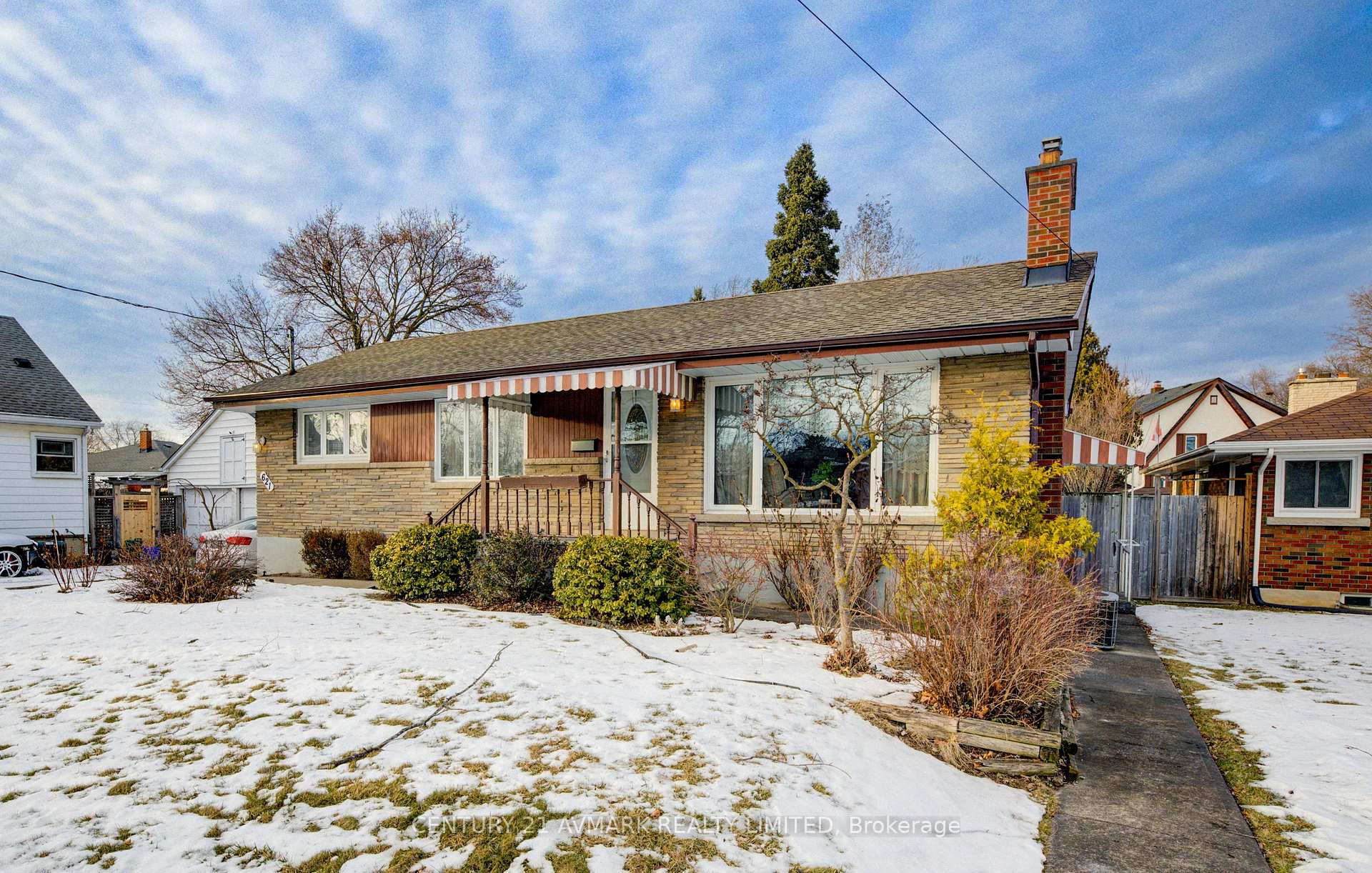 Photo 1 of 621 Carlton Street, St. Catharines, Carlton/Bunting — HOMEH