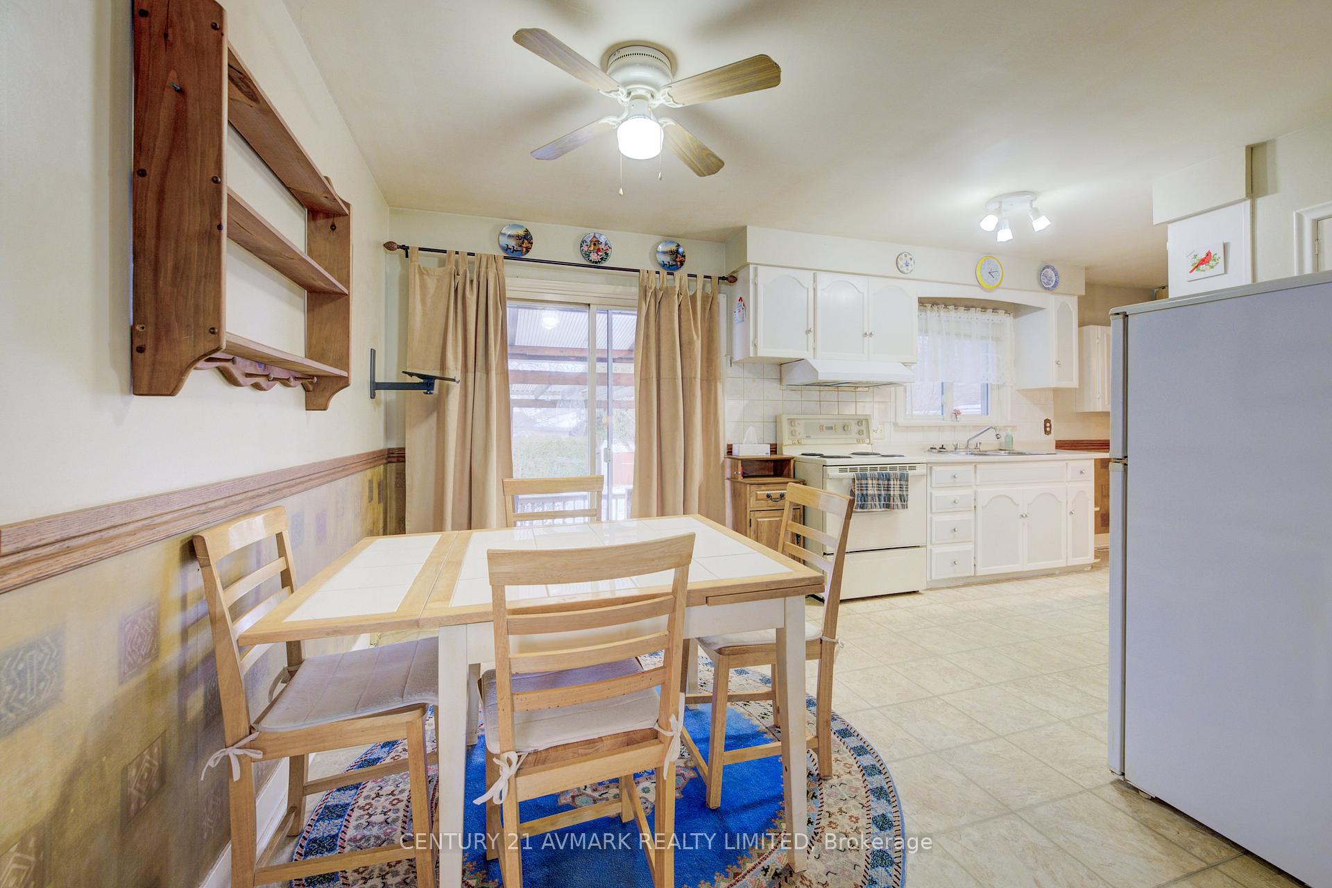 Photo 10 of 621 Carlton Street, St. Catharines, Carlton/Bunting — HOMEH