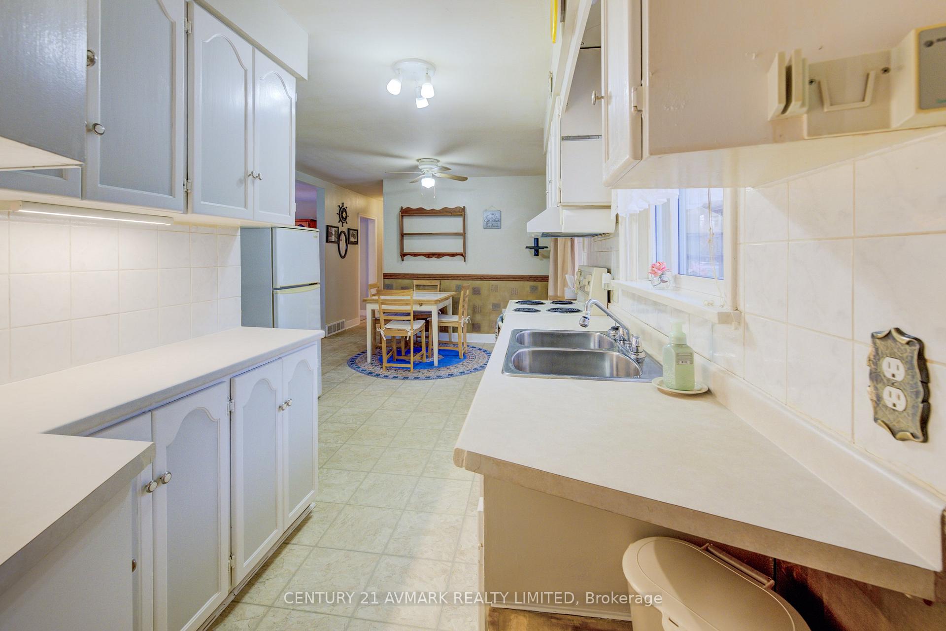 Photo 16 of 621 Carlton Street, St. Catharines, Carlton/Bunting — HOMEH