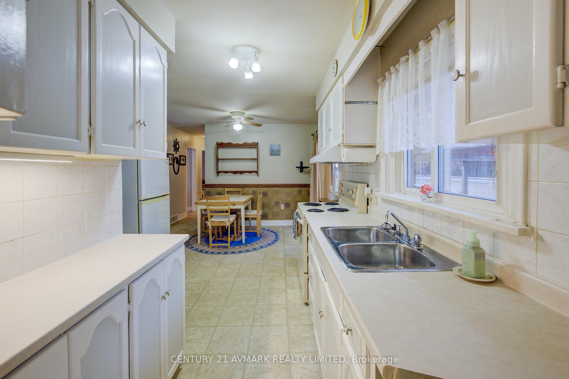 Photo 17 of 621 Carlton Street, St. Catharines, Carlton/Bunting — HOMEH