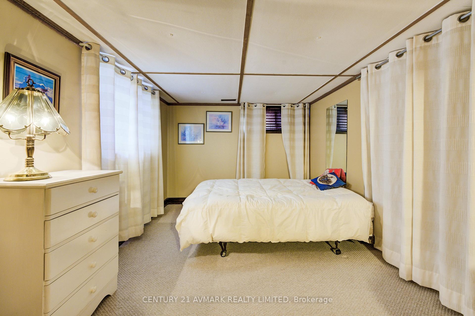 Photo 25 of 621 Carlton Street, St. Catharines, Carlton/Bunting — HOMEH