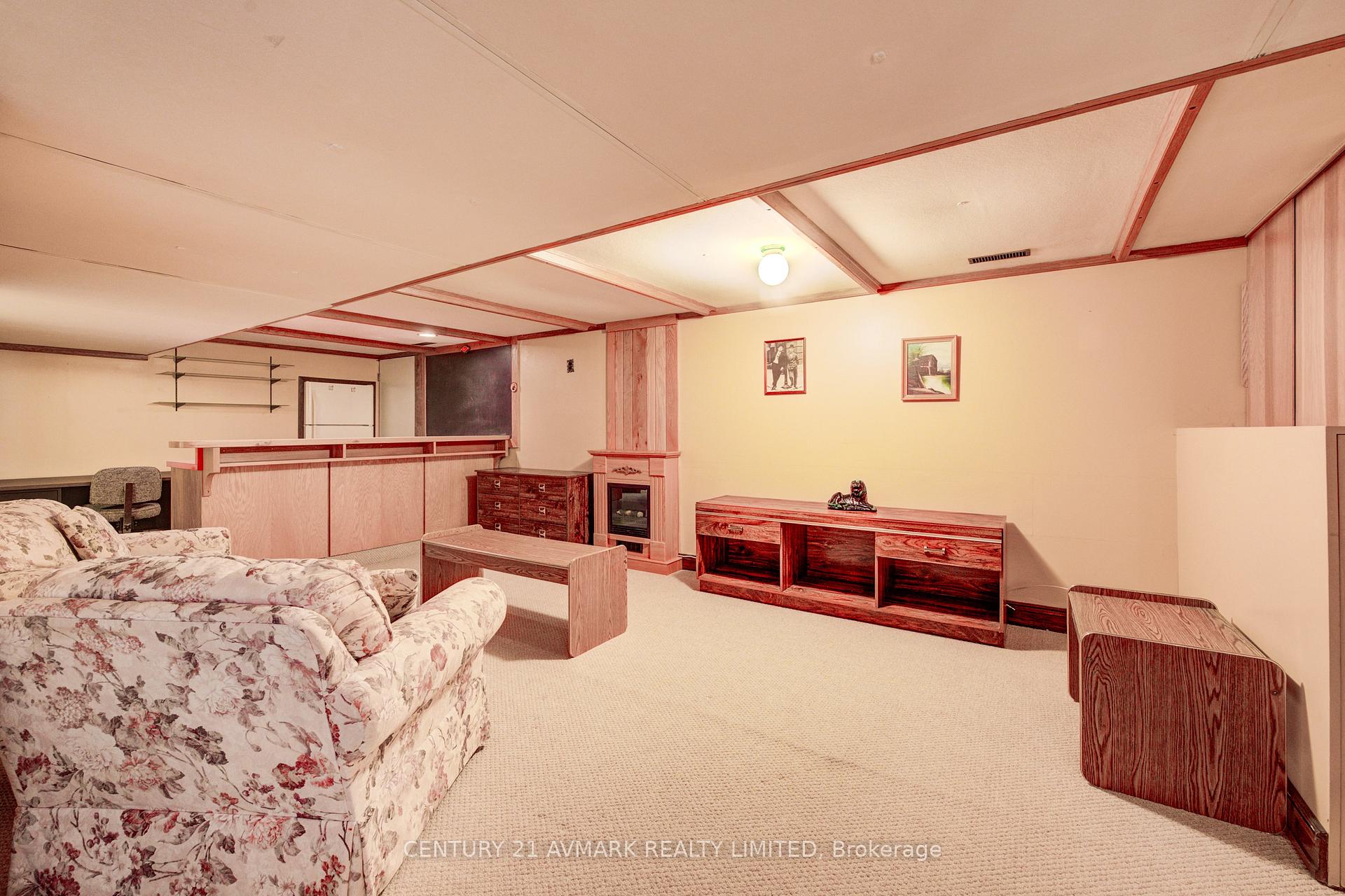 Photo 26 of 621 Carlton Street, St. Catharines, Carlton/Bunting — HOMEH