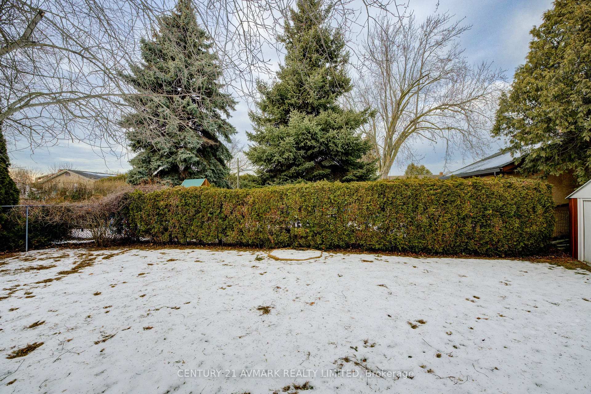 Photo 32 of 621 Carlton Street, St. Catharines, Carlton/Bunting — HOMEH
