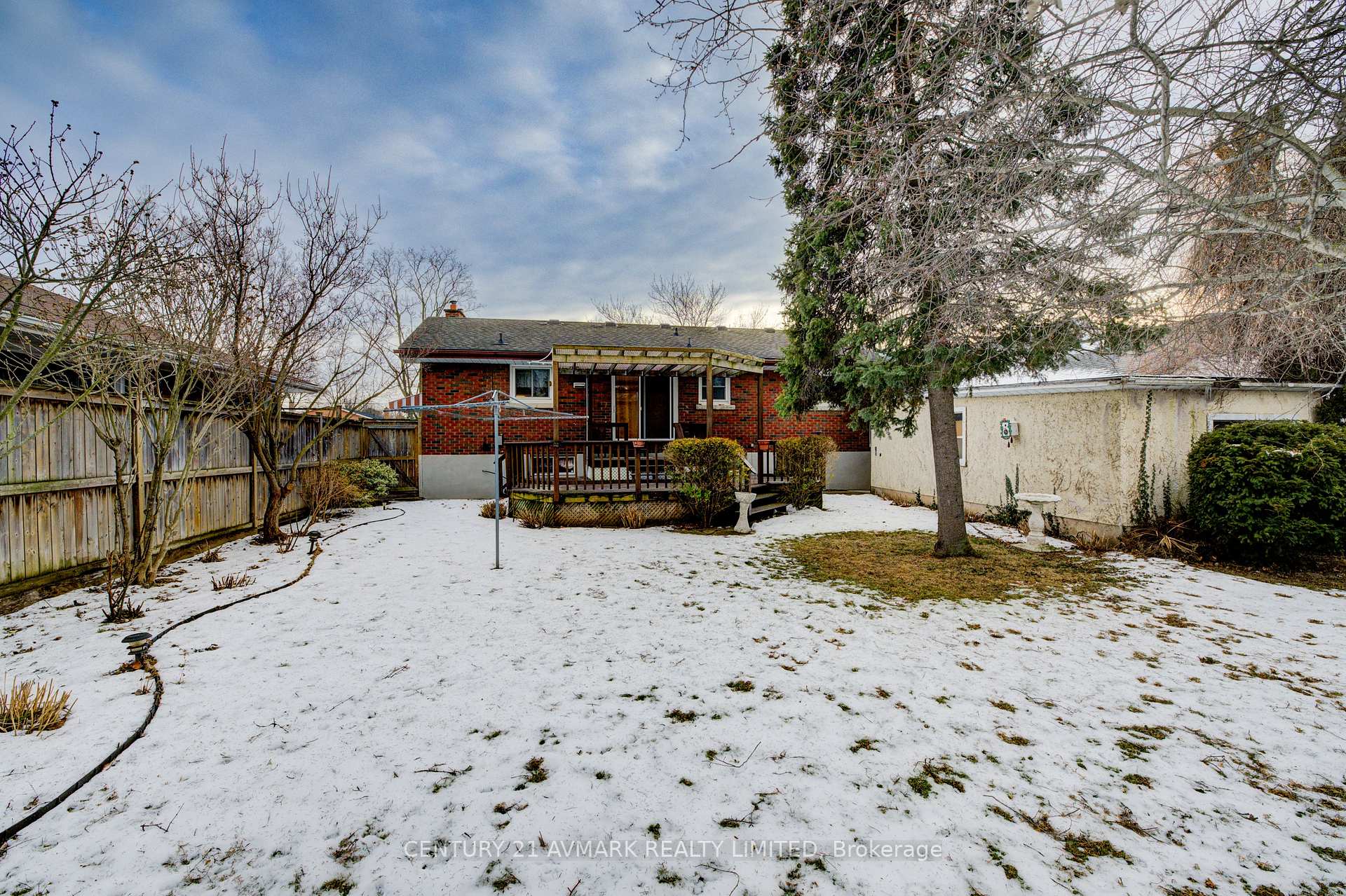 Photo 33 of 621 Carlton Street, St. Catharines, Carlton/Bunting — HOMEH