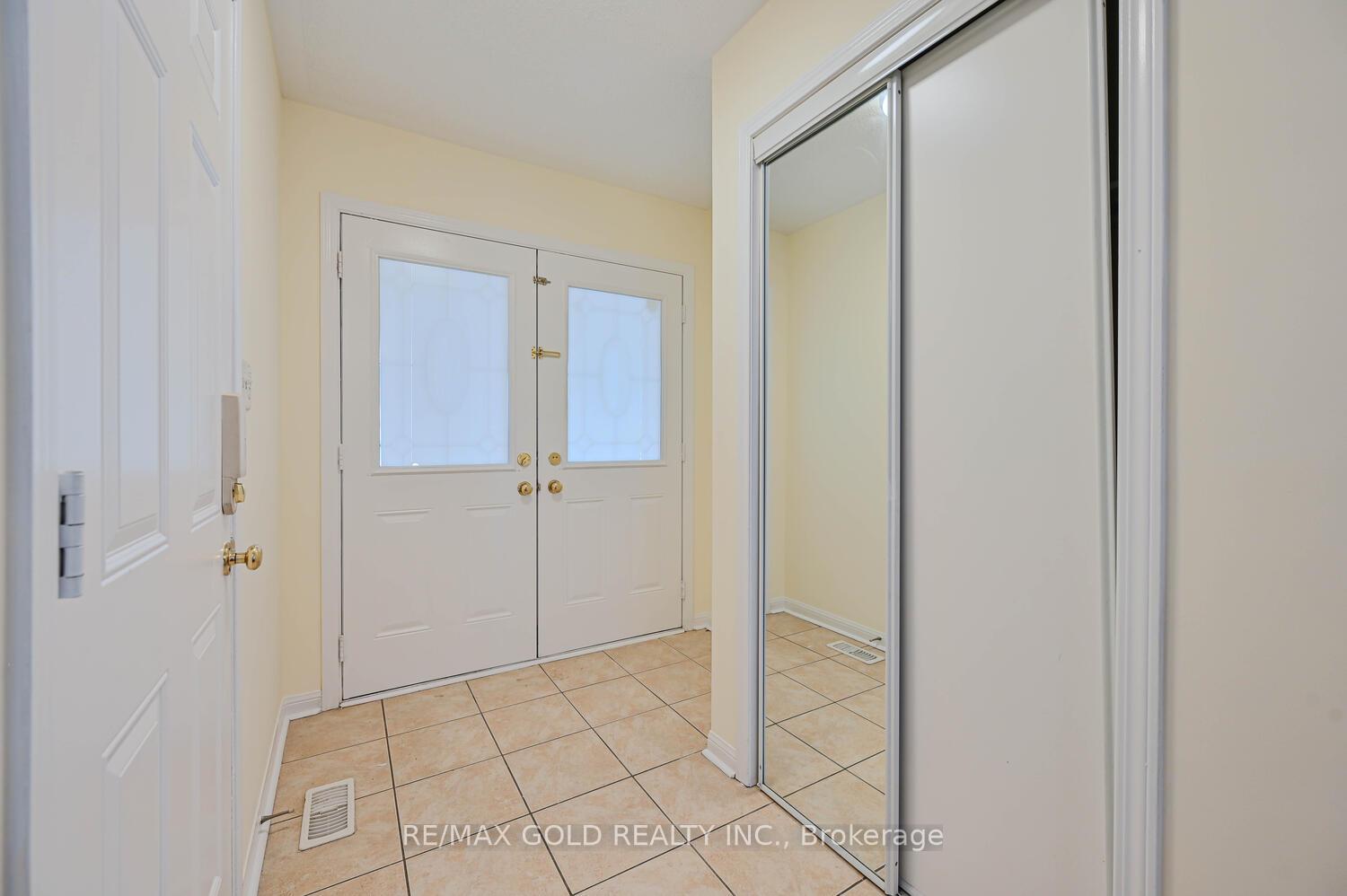 Photo 4 of 11 Murphy Road, Brampton, Gore Industrial North — HOMEH