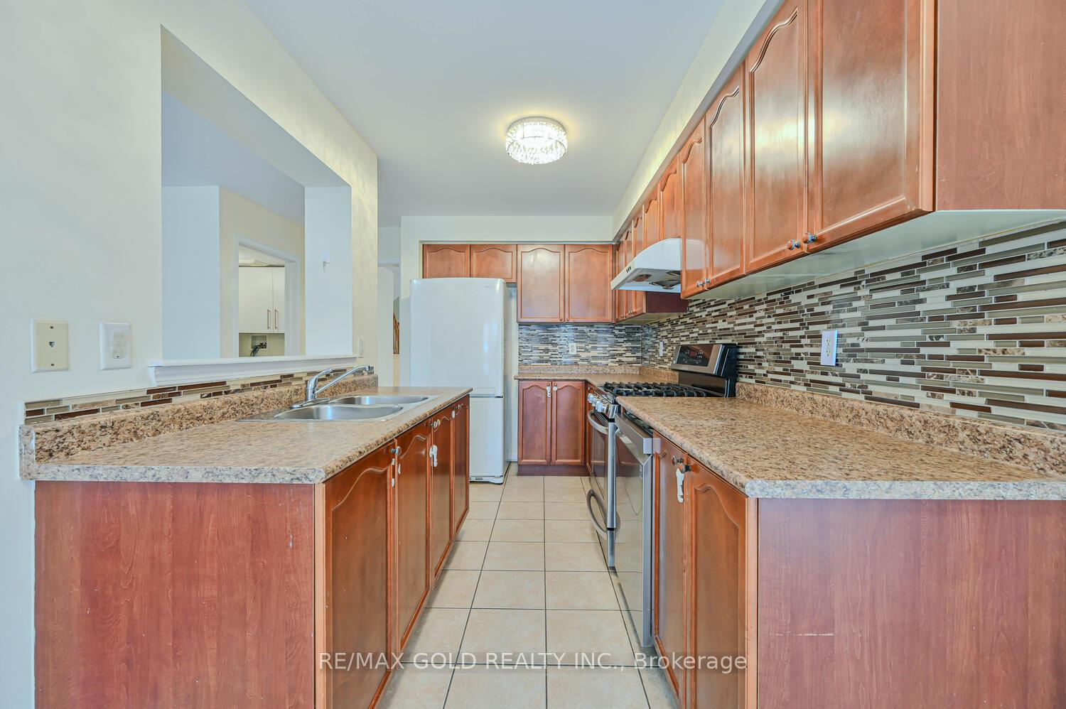 Photo 14 of 11 Murphy Road, Brampton, Gore Industrial North — HOMEH