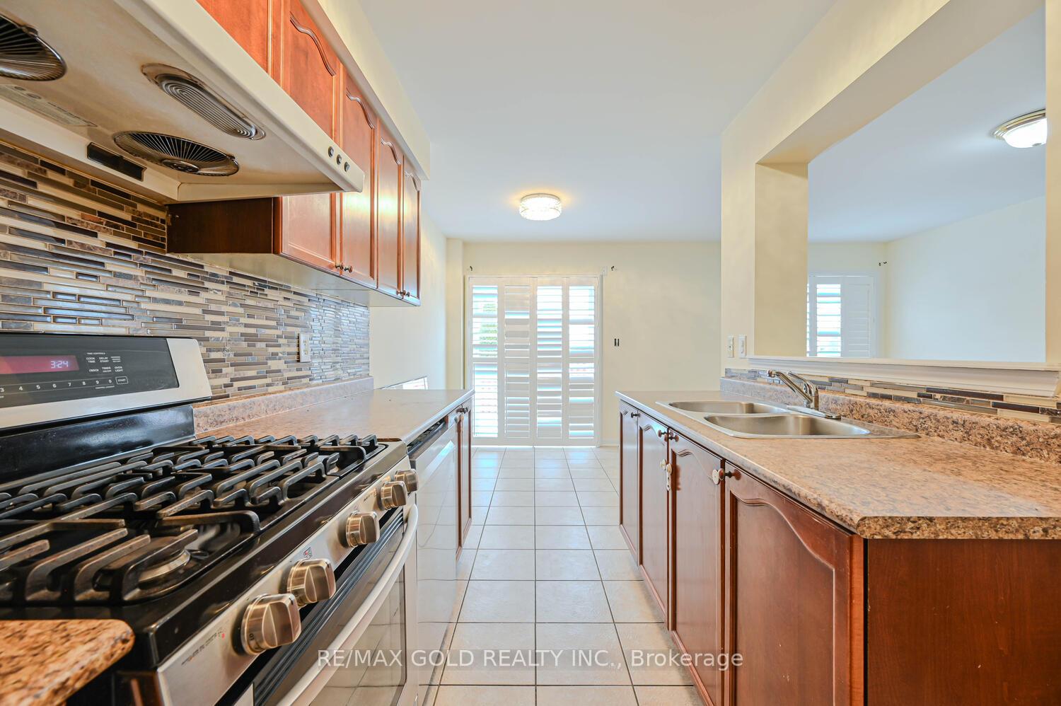 Photo 15 of 11 Murphy Road, Brampton, Gore Industrial North — HOMEH