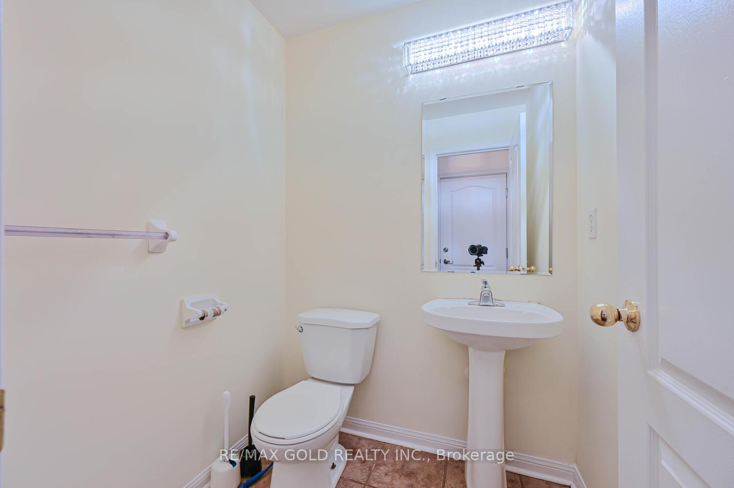 Photo 17 of 11 Murphy Road, Brampton, Gore Industrial North — HOMEH