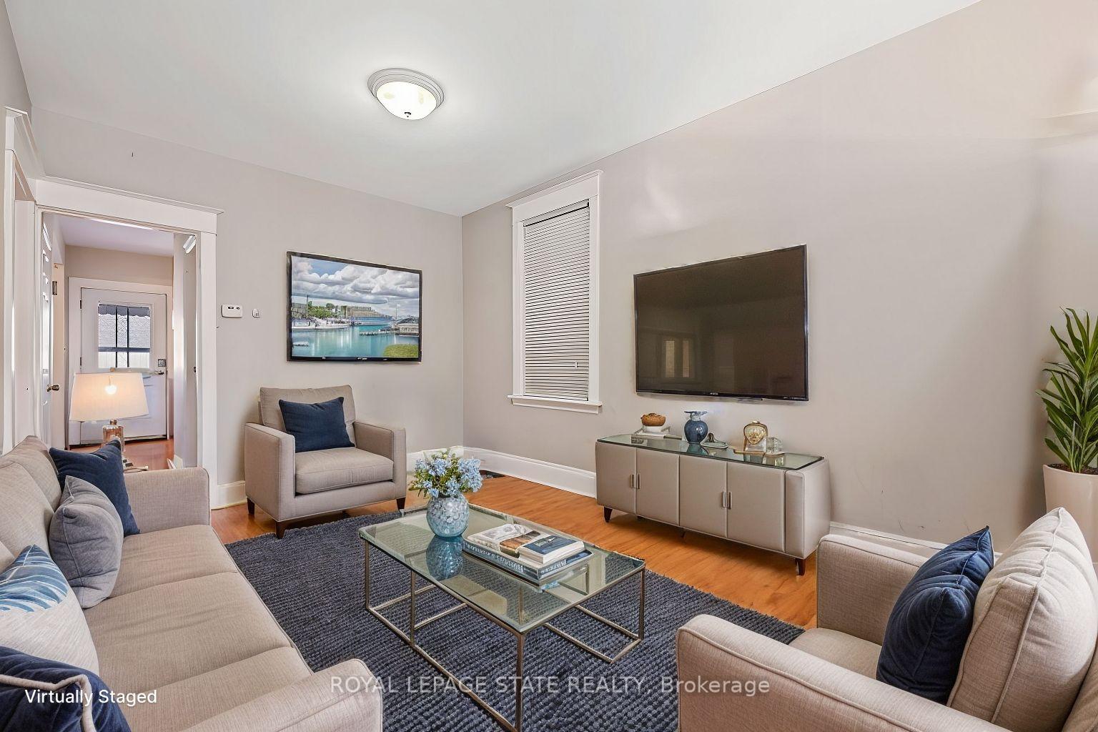 Photo 3 of 135 Britannia Avenue, Hamilton, Crown Point — HOMEH