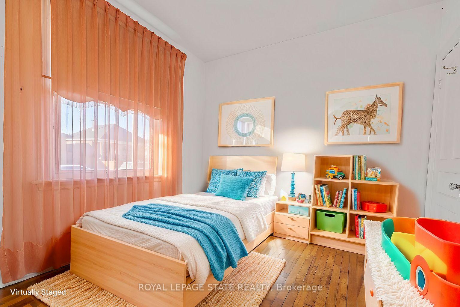 Photo 5 of 135 Britannia Avenue, Hamilton, Crown Point — HOMEH