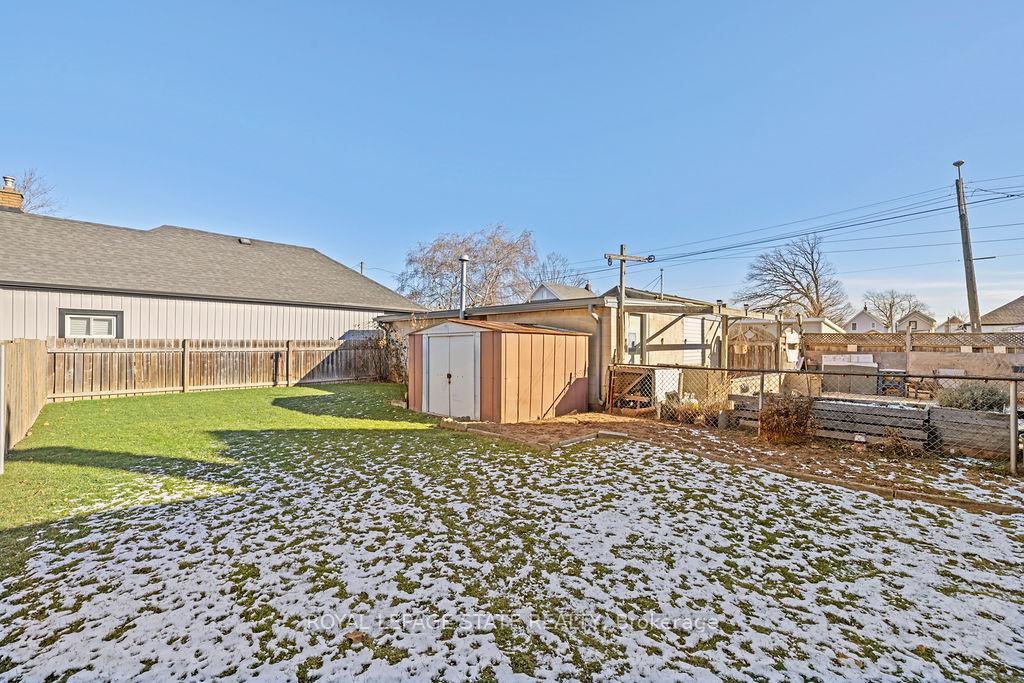 Photo 9 of 135 Britannia Avenue, Hamilton, Crown Point — HOMEH