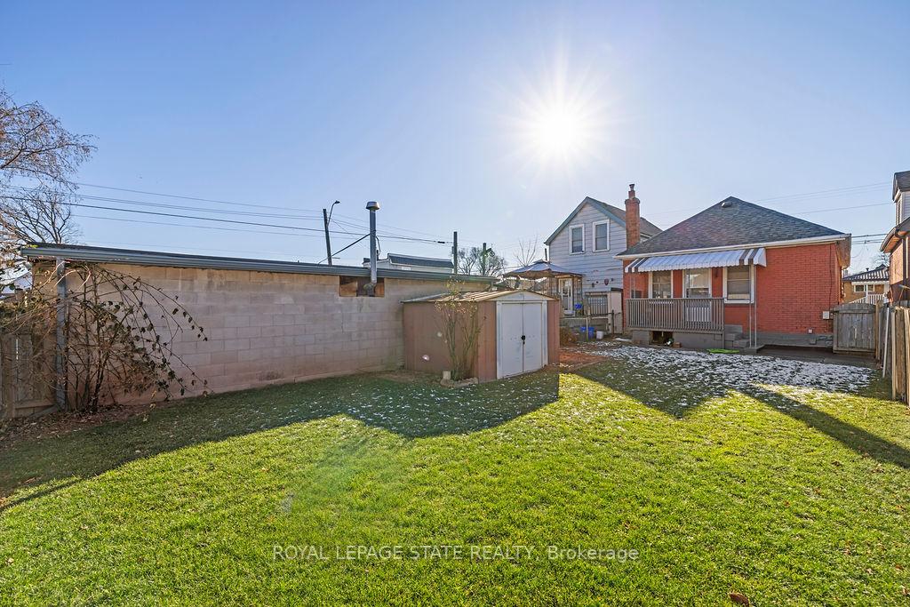 Photo 11 of 135 Britannia Avenue, Hamilton, Crown Point — HOMEH