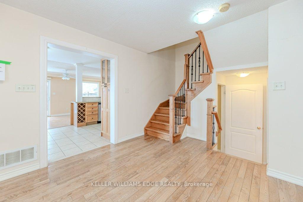 Photo 16 of 11 Baha Crescent, Brampton, Fletcher's Meadow — HOMEH