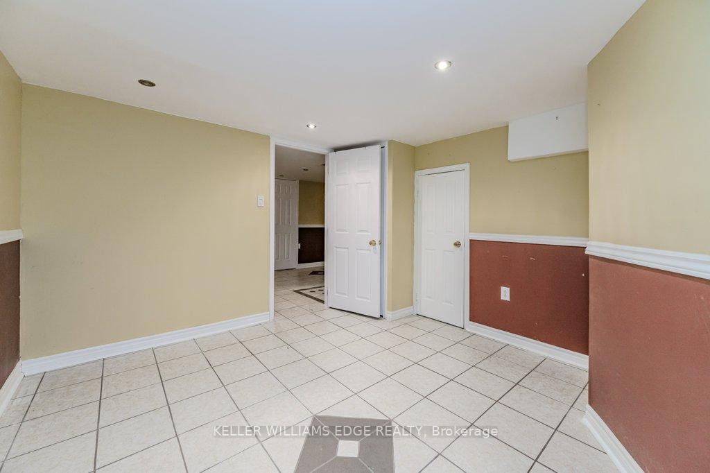 Photo 37 of 11 Baha Crescent, Brampton, Fletcher's Meadow — HOMEH