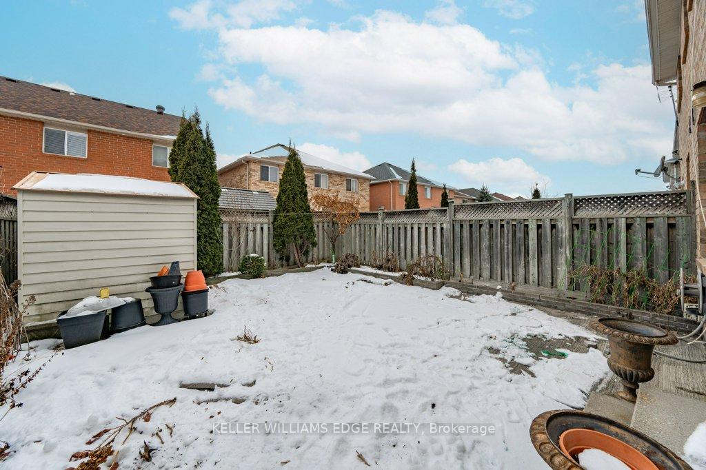 Photo 38 of 11 Baha Crescent, Brampton, Fletcher's Meadow — HOMEH