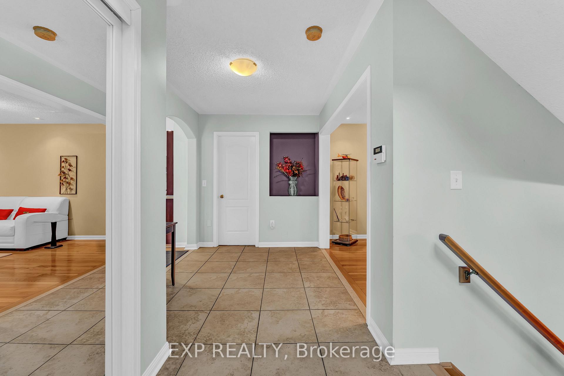 Photo 7 of 169 Treeline Boulevard, Brampton, Vales of Castlemore — HOMEH