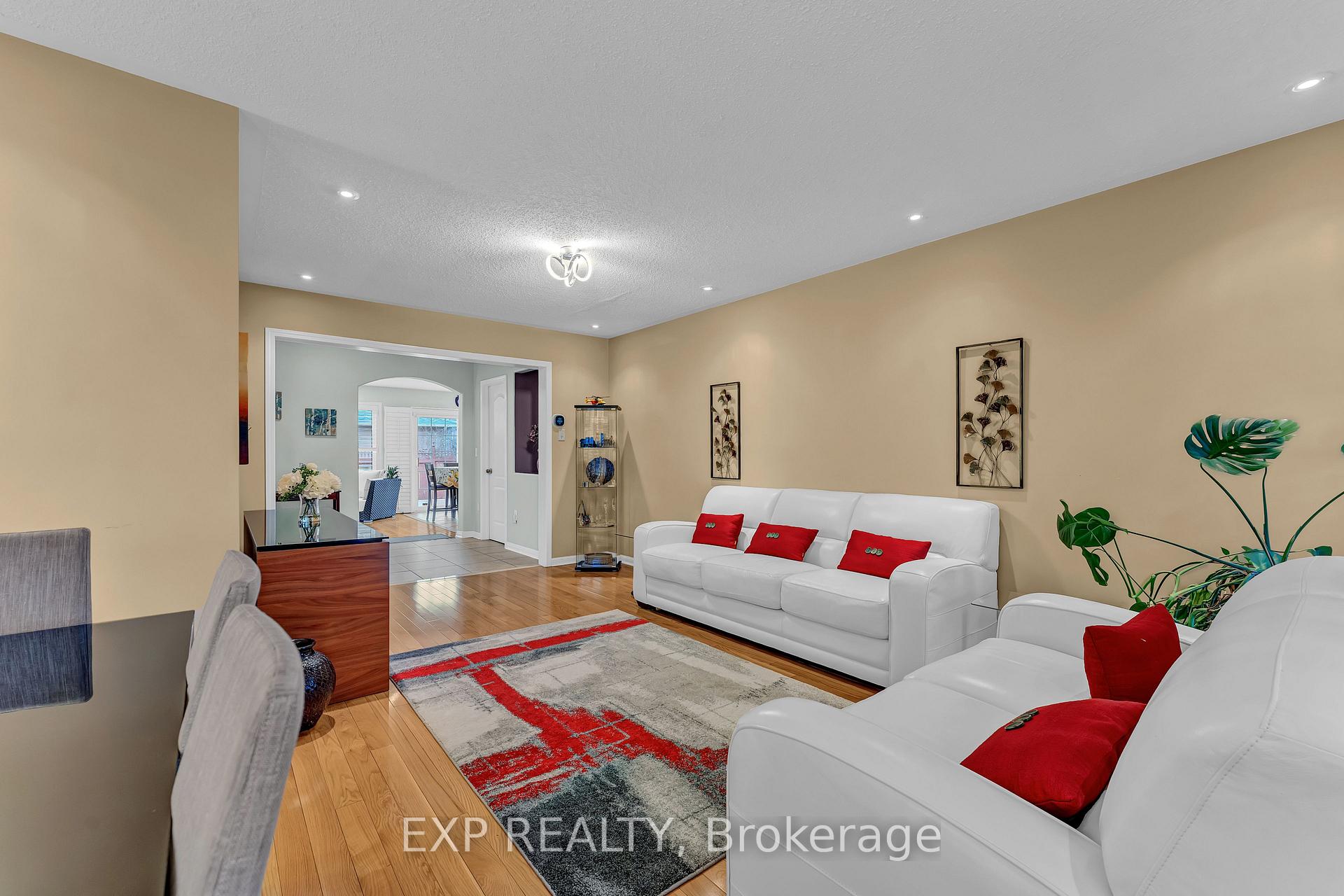 Photo 10 of 169 Treeline Boulevard, Brampton, Vales of Castlemore — HOMEH