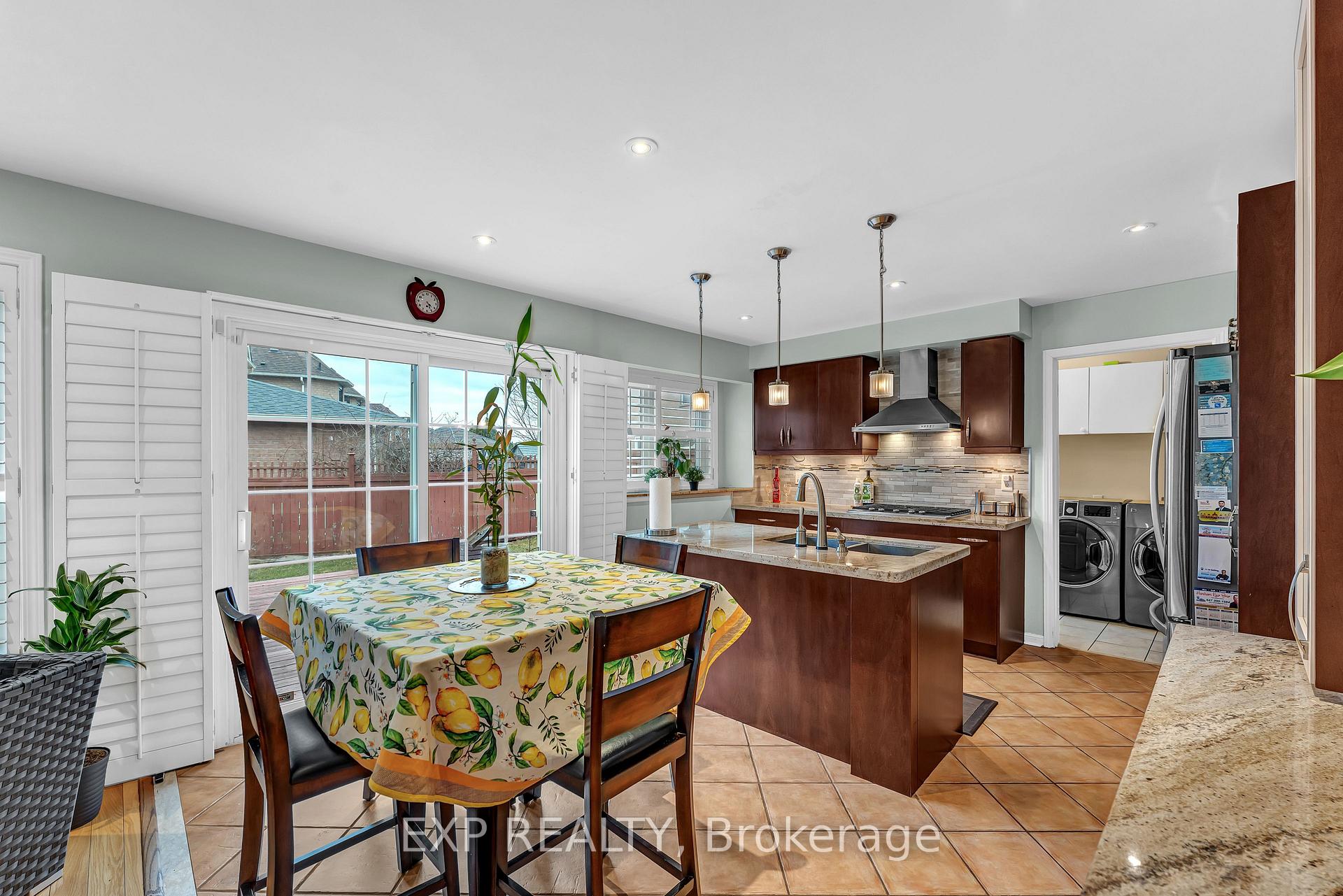 Photo 15 of 169 Treeline Boulevard, Brampton, Vales of Castlemore — HOMEH