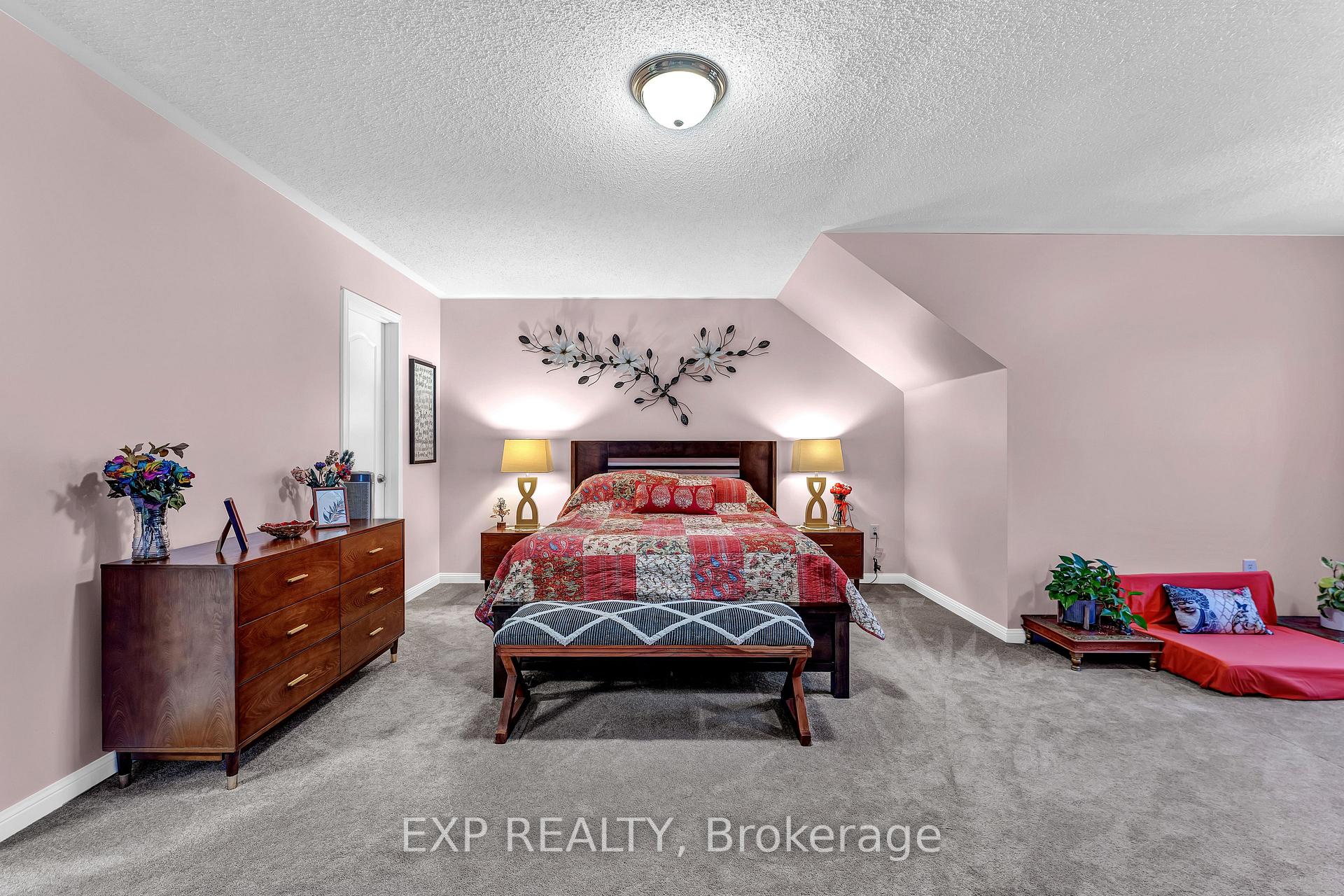 Photo 25 of 169 Treeline Boulevard, Brampton, Vales of Castlemore — HOMEH