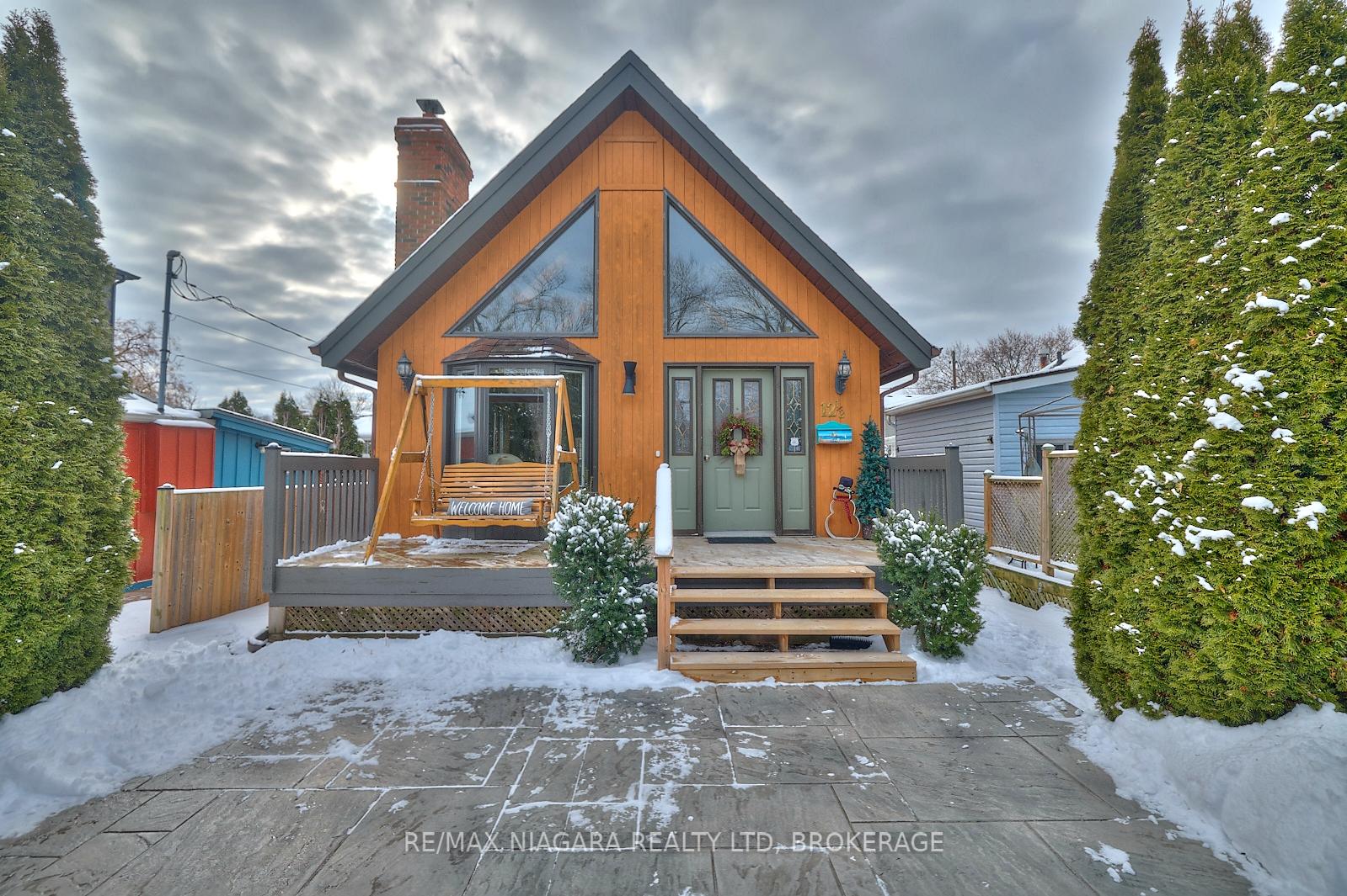 Photo 1 of 12 1/2 Lombardy Avenue, St. Catharines, Port Weller — HOMEH