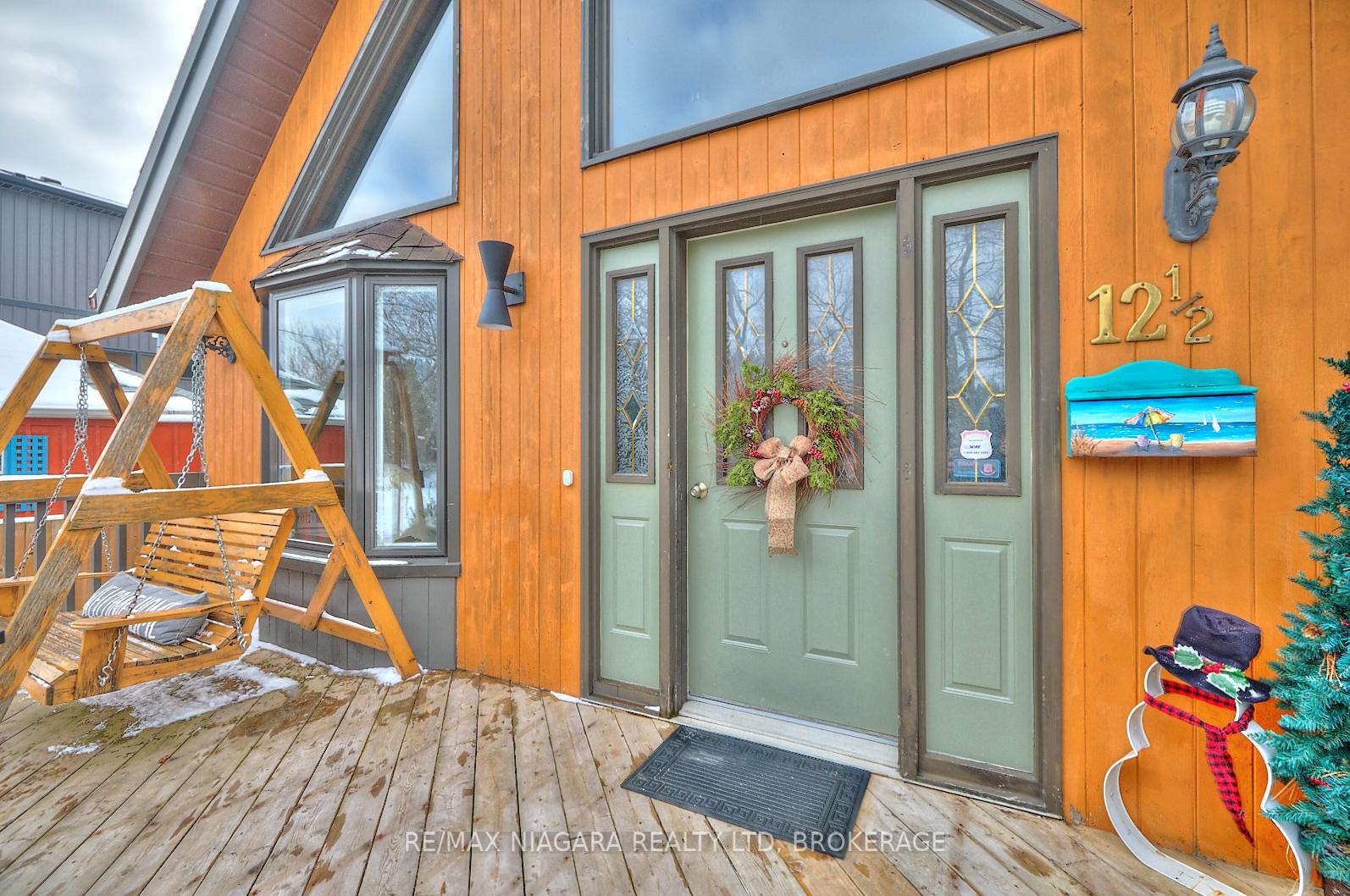 Photo 5 of 12 1/2 Lombardy Avenue, St. Catharines, Port Weller — HOMEH
