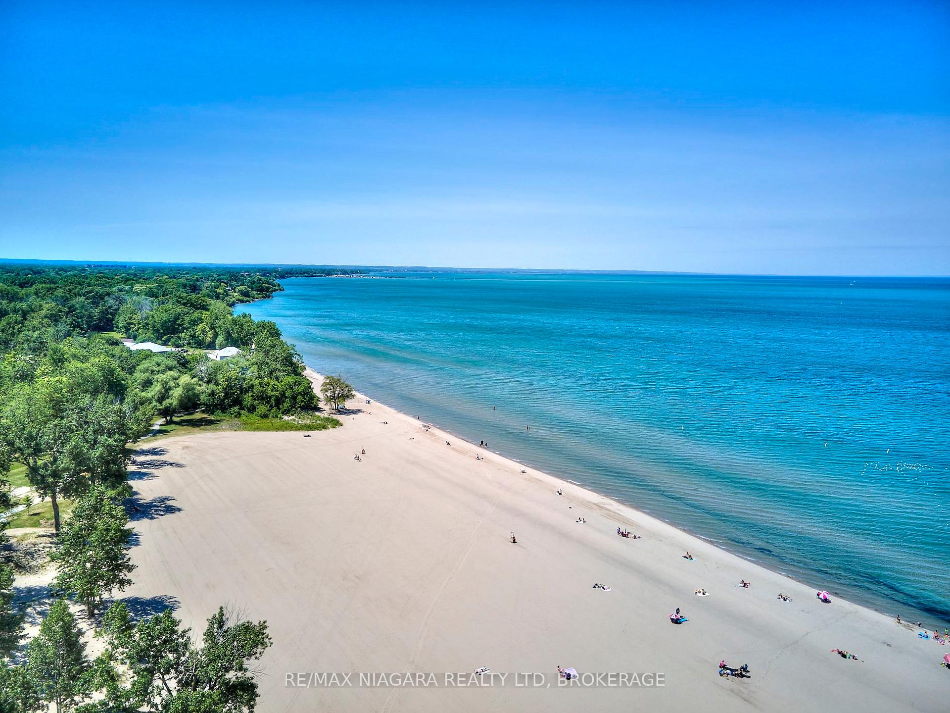 Photo 7 of 12 1/2 Lombardy Avenue, St. Catharines, Port Weller — HOMEH