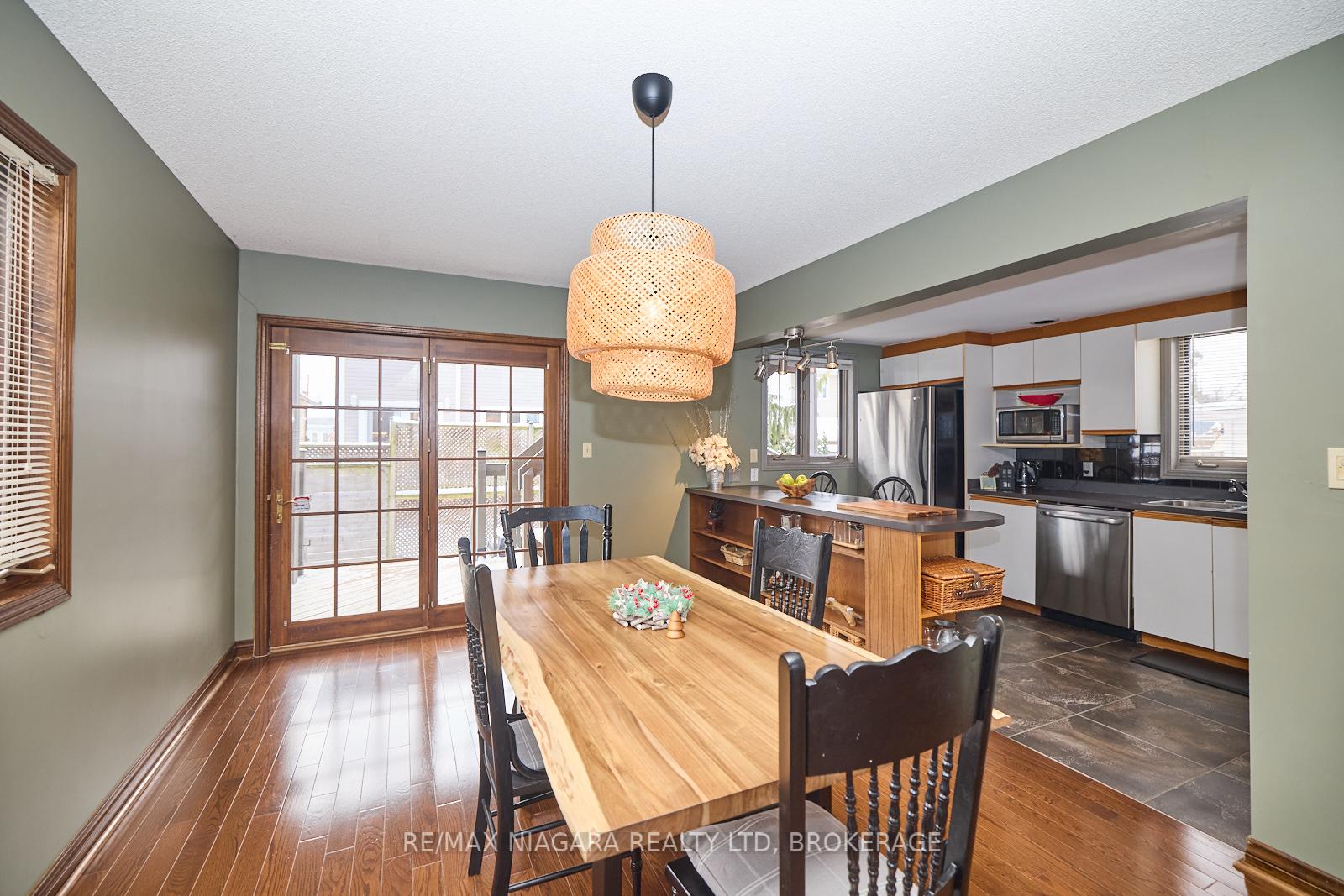 Photo 18 of 12 1/2 Lombardy Avenue, St. Catharines, Port Weller — HOMEH