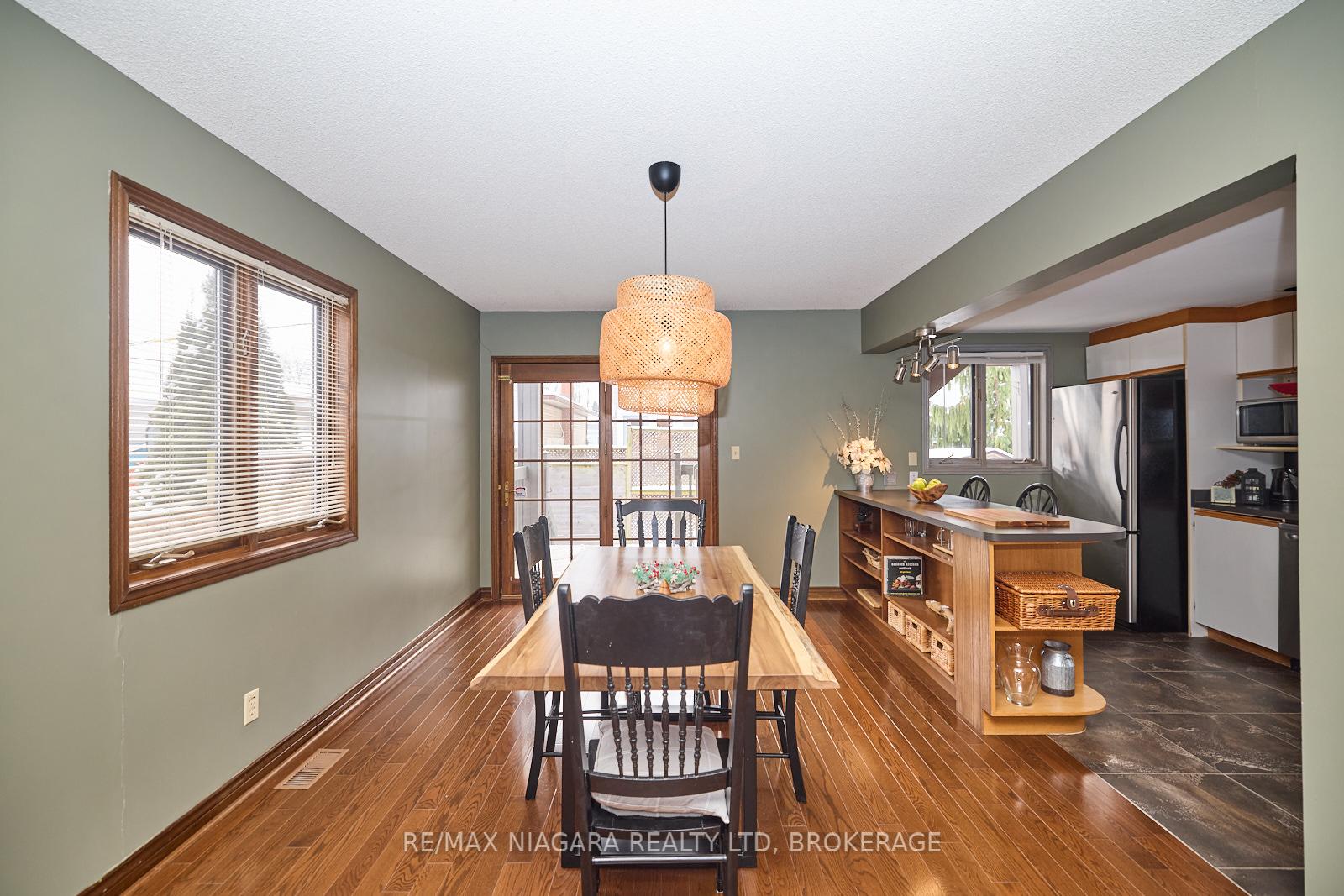 Photo 19 of 12 1/2 Lombardy Avenue, St. Catharines, Port Weller — HOMEH
