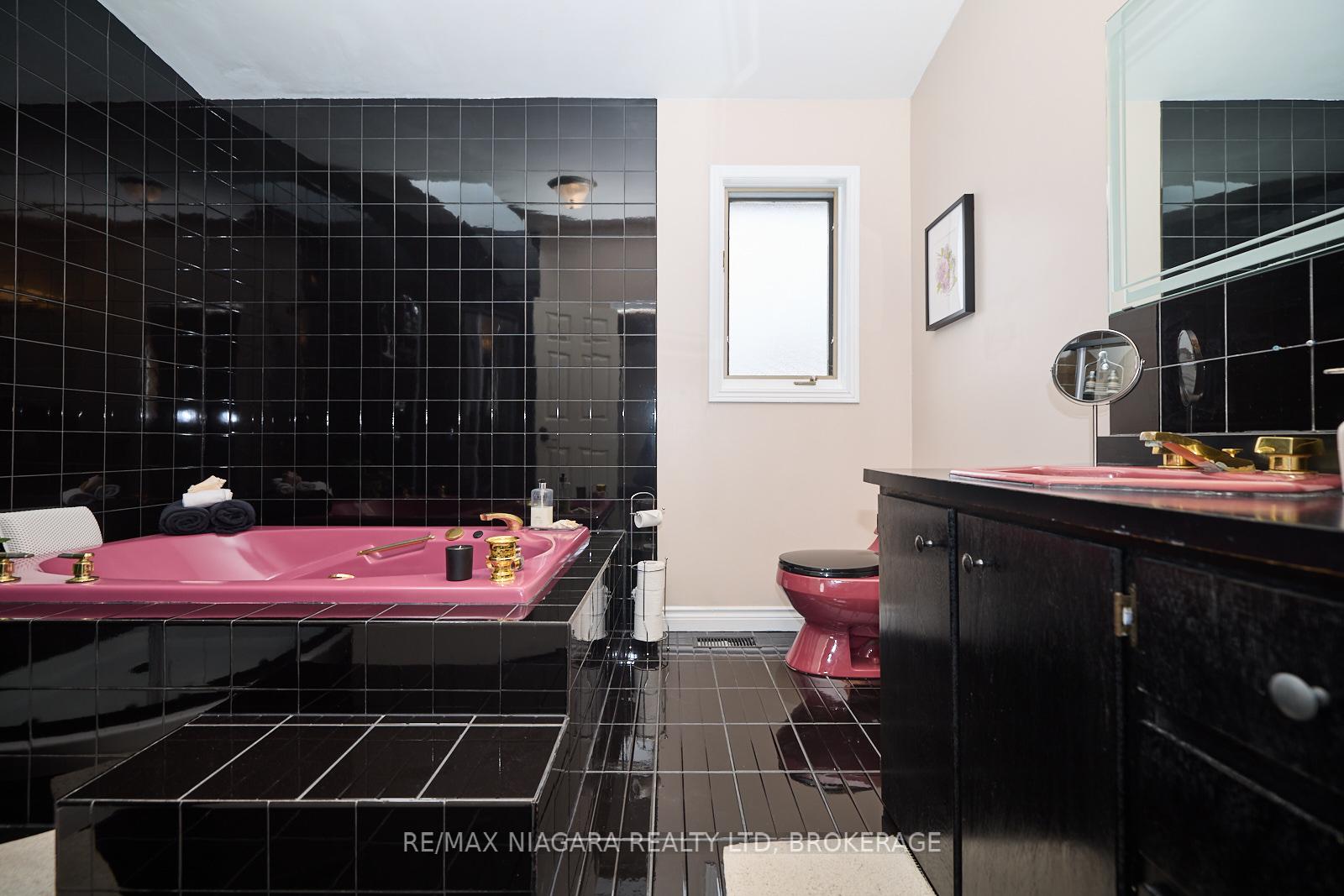 Photo 29 of 12 1/2 Lombardy Avenue, St. Catharines, Port Weller — HOMEH