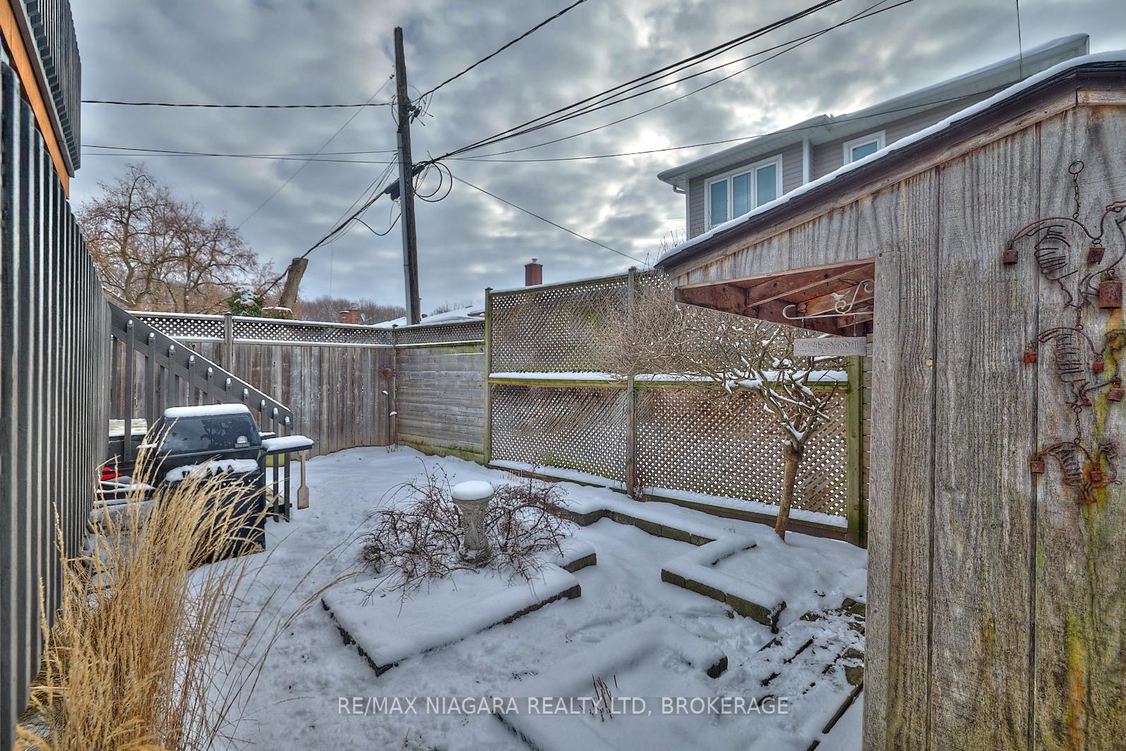 Photo 37 of 12 1/2 Lombardy Avenue, St. Catharines, Port Weller — HOMEH