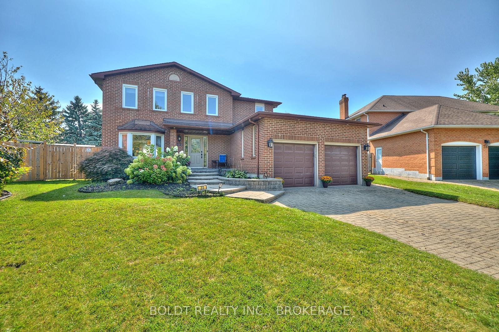 Photo 2 of 23 Barbican Trail, St. Catharines, Burleigh Hill — HOMEH