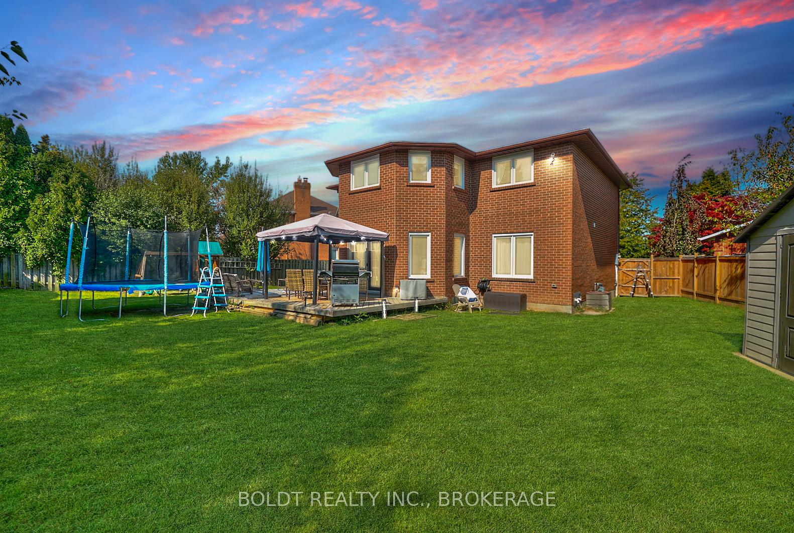 Photo 31 of 23 Barbican Trail, St. Catharines, Burleigh Hill — HOMEH