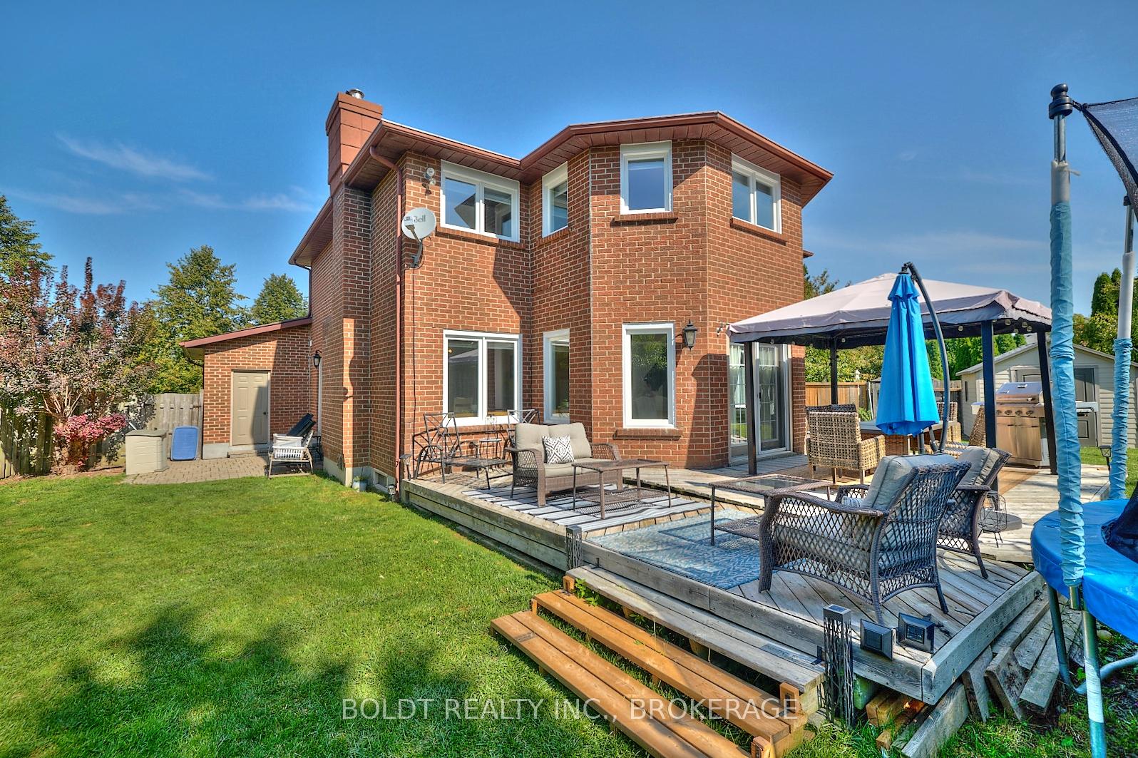 Photo 35 of 23 Barbican Trail, St. Catharines, Burleigh Hill — HOMEH