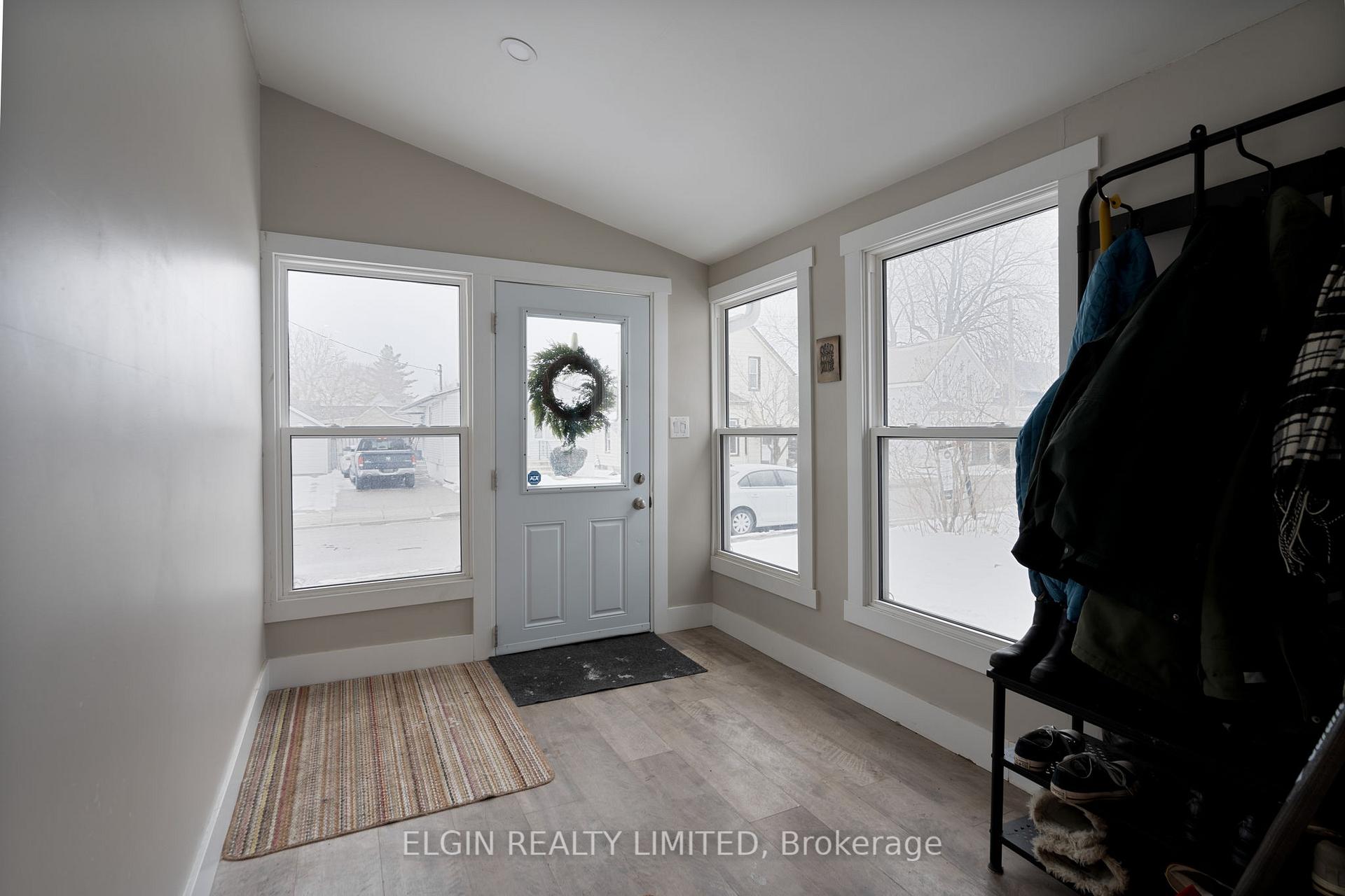 Photo 4 of 14 Eagle Street, St. Thomas — HOMEH