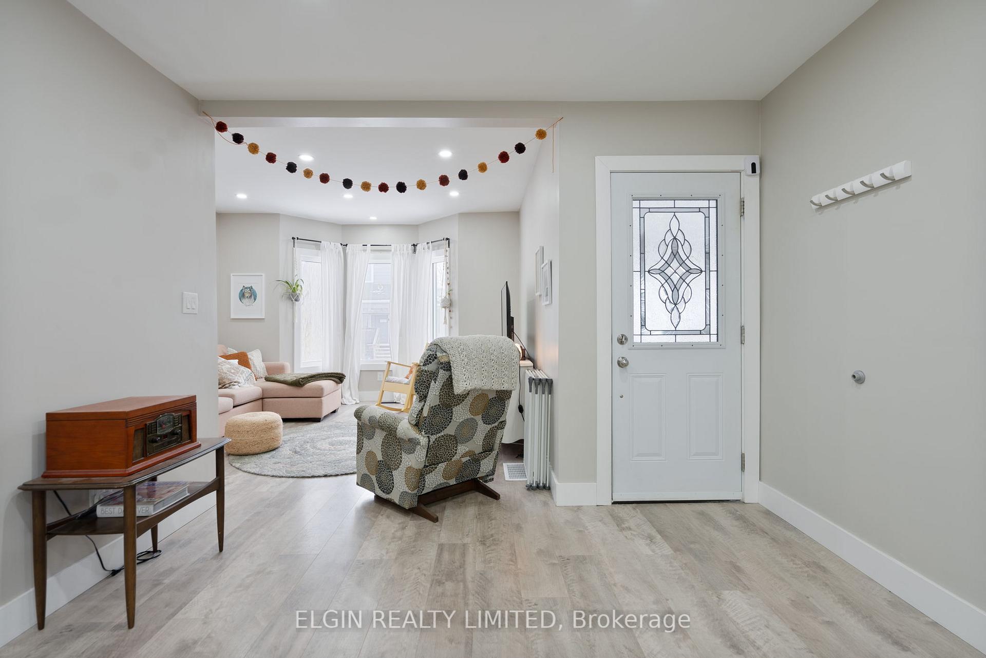 Photo 7 of 14 Eagle Street, St. Thomas — HOMEH