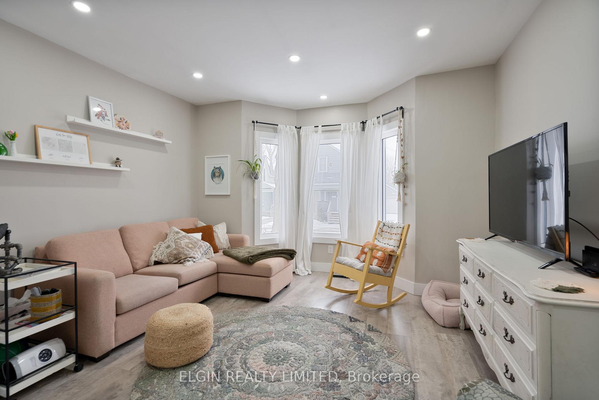 Photo 8 of 14 Eagle Street, St. Thomas — HOMEH