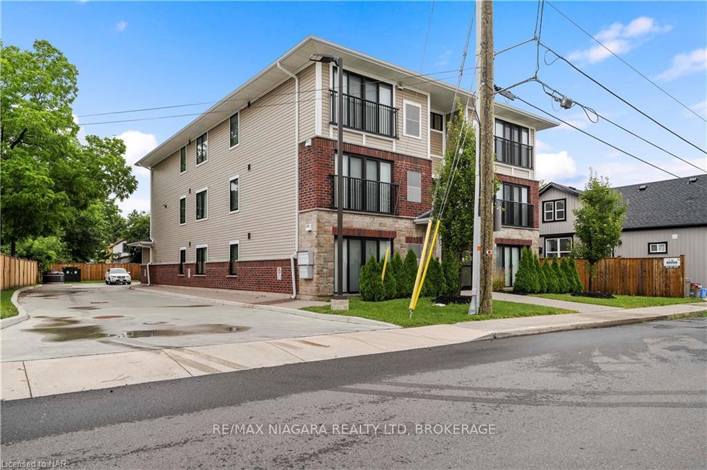 Photo 2 of Unit 102, 63 Vine Street S, St. Catharines, E. Chester — HOMEH