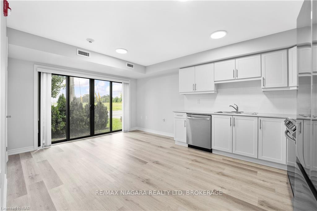 Photo 10 of Unit 102, 63 Vine Street S, St. Catharines, E. Chester — HOMEH