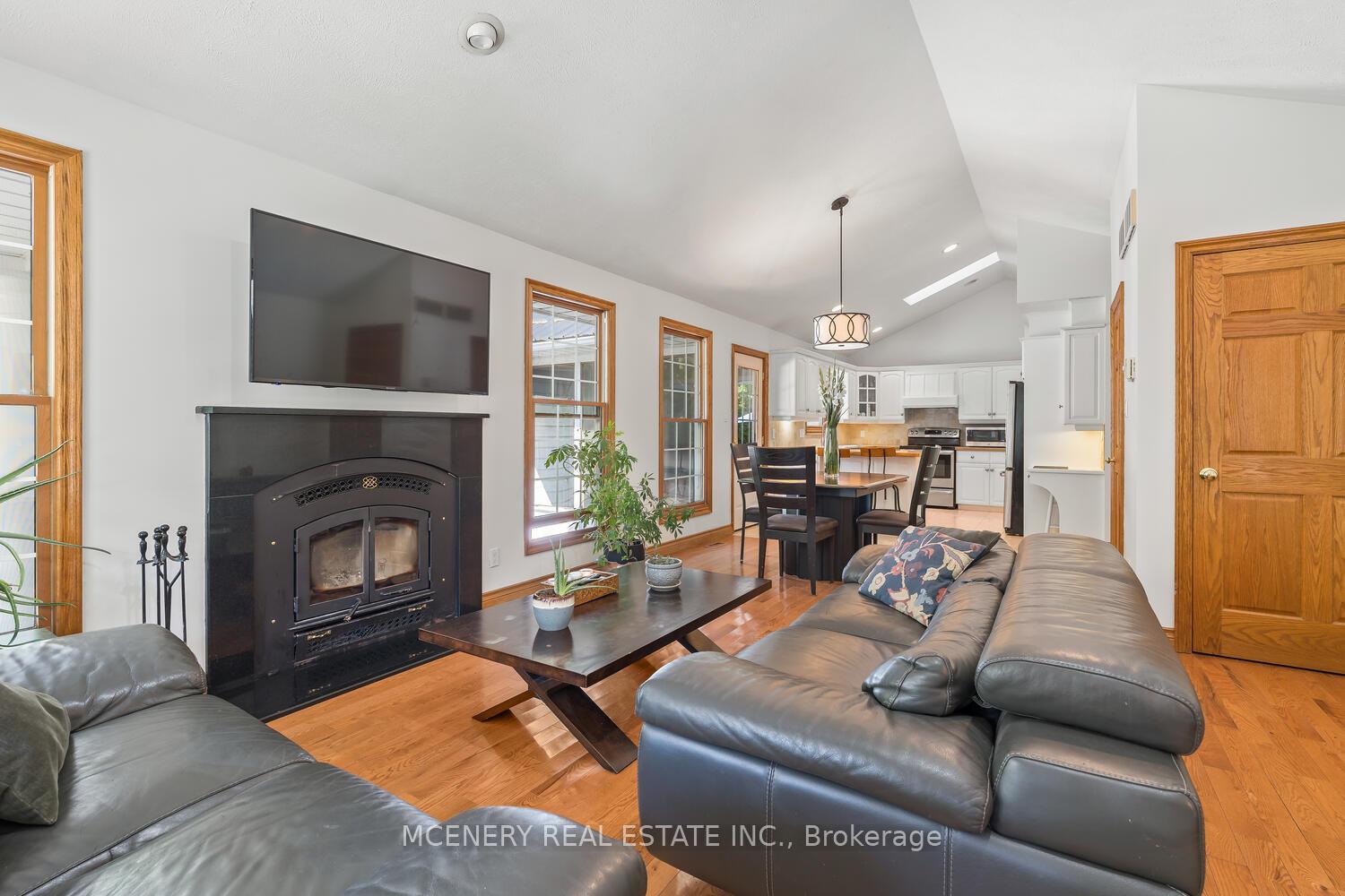Photo 8 of 9419 Five Side Road, Kitchener, Mill Courtland Woodside Park — HOMEH