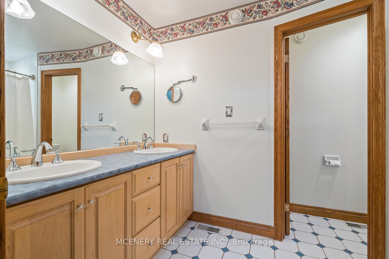 Photo 18 of 9419 Five Side Road, Kitchener, Mill Courtland Woodside Park — HOMEH
