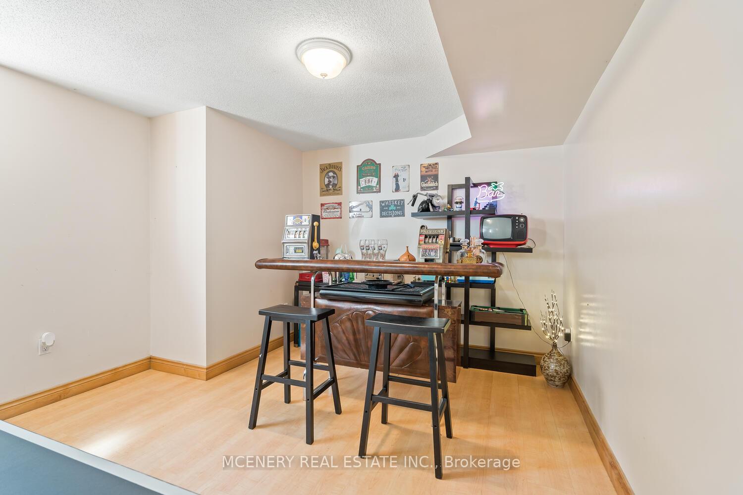Photo 29 of 9419 Five Side Road, Kitchener, Mill Courtland Woodside Park — HOMEH