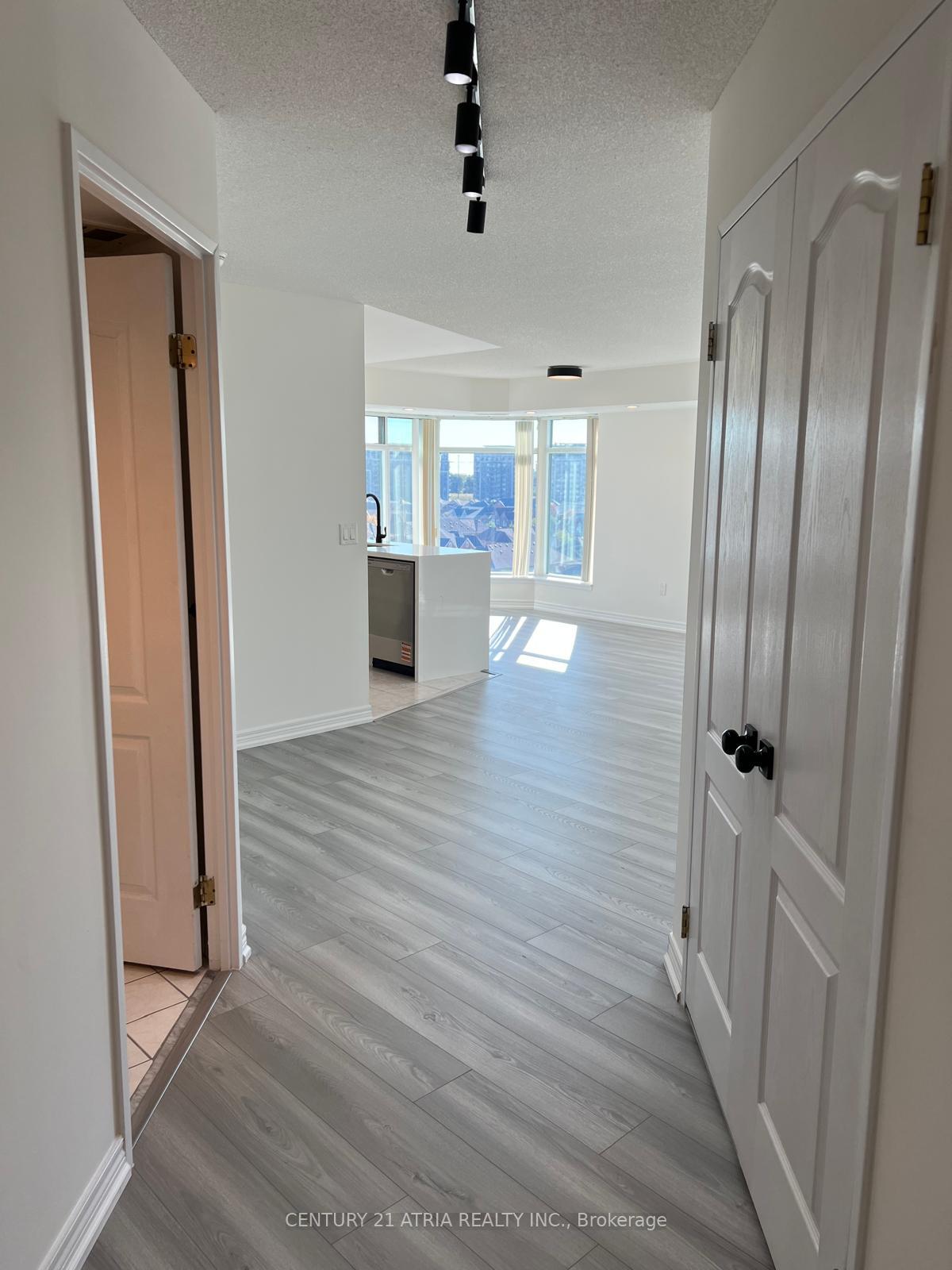 Photo 4 of Unit 1110, 135 Pond Drive, Markham, Commerce Valley — HOMEH