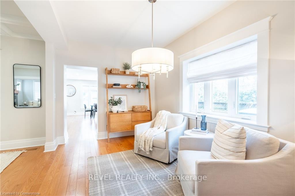 Photo 10 of 60 Kensington Avenue S, Hamilton, Delta — HOMEH