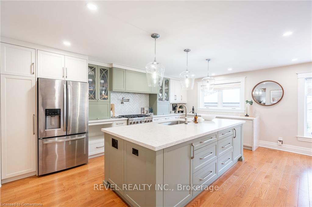 Photo 12 of 60 Kensington Avenue S, Hamilton, Delta — HOMEH