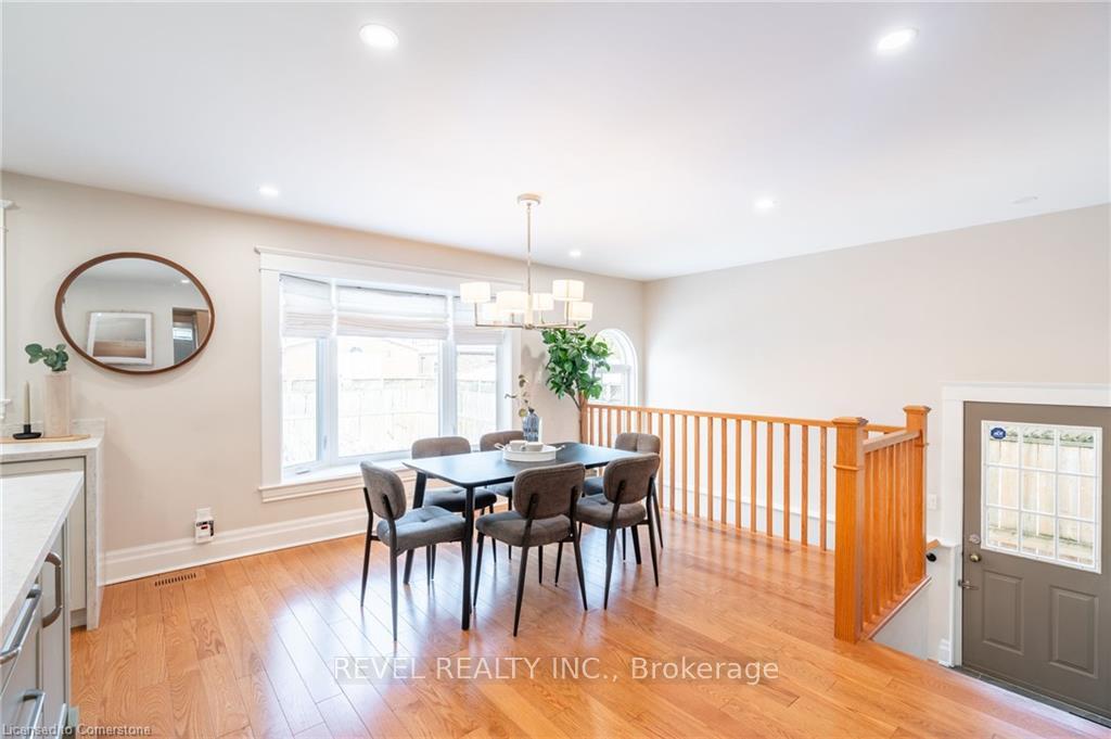 Photo 19 of 60 Kensington Avenue S, Hamilton, Delta — HOMEH