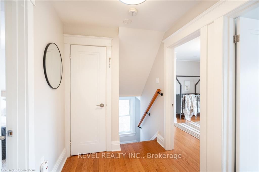Photo 23 of 60 Kensington Avenue S, Hamilton, Delta — HOMEH
