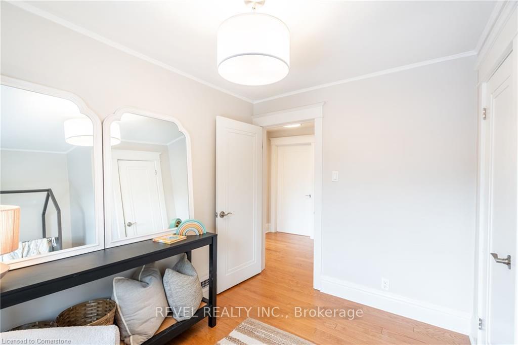 Photo 25 of 60 Kensington Avenue S, Hamilton, Delta — HOMEH