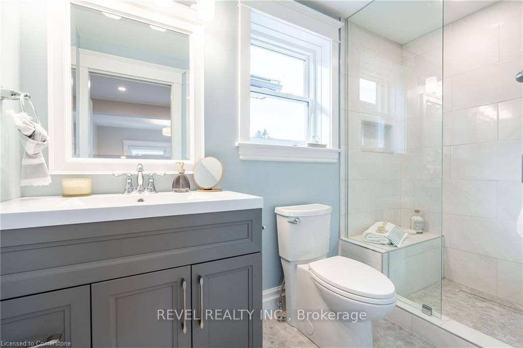 Photo 30 of 60 Kensington Avenue S, Hamilton, Delta — HOMEH