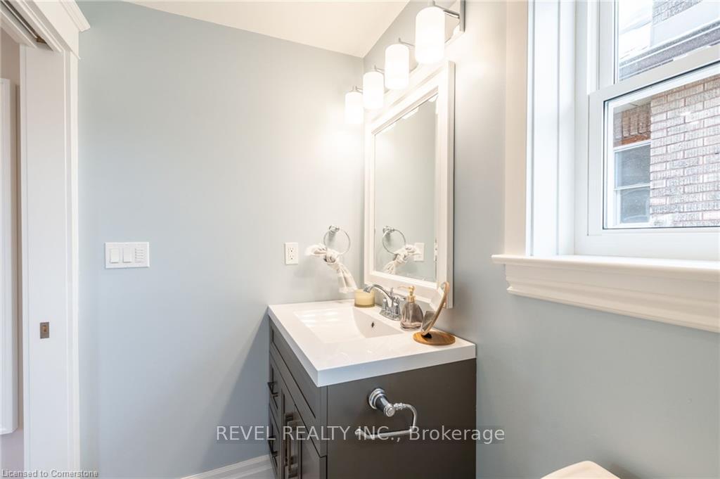 Photo 32 of 60 Kensington Avenue S, Hamilton, Delta — HOMEH