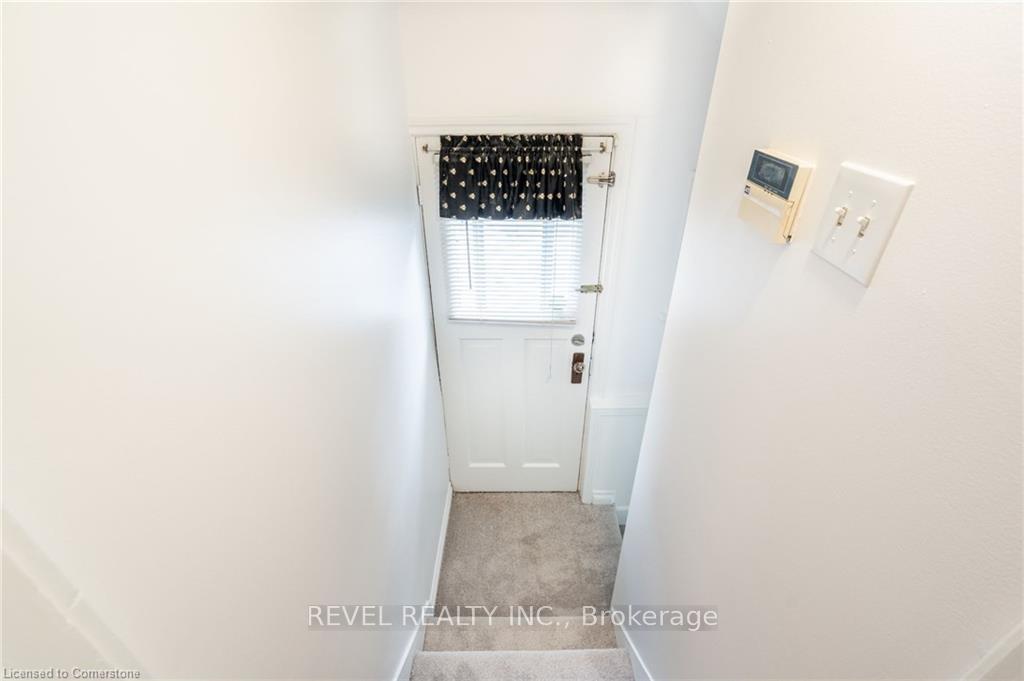 Photo 36 of 60 Kensington Avenue S, Hamilton, Delta — HOMEH